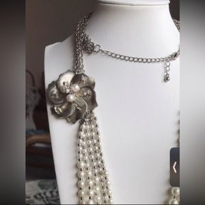 Shabby chic style, pearls and silver tone metal flower statement necklace.